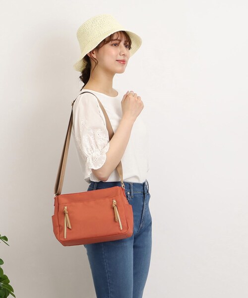 SHOO・LA・RUE（シューラルー）の「◆【撥水】ダブルファスナーショルダー（ショルダーバッグ・レディース・ブラック/オレンジ/ベージュ・00）」の14枚目の写真