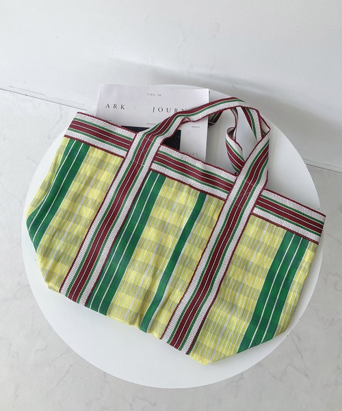 AS KNOW AS plus（アズノゥアズプラス）の「カラフルビニールトートバッグ（トートバッグ・レディース・グリーン系/ピンク系/ブルー系/ブルー系1/ブラック系その他2/ブラック系その他/グリーン系その他/ブルー系その他/レッド系2/ブラック系2/パープル系2/イエロー系2/ブルー系2・FREE）」の16枚目の写真