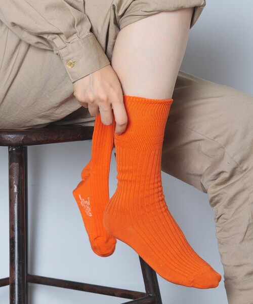 BEAMS BOY(ビームスボーイ)の「ミリタリー リブ ロングソックス(ソックス/靴下・レディース・グレー/オフホワイト/オレンジ/ホワイト/レッド/パープル/レッド系その他2/ブルー系その他/チャコールグレー/ナチュラル/ロイヤルブルー/ベージュ/パープル系その他7/グリーン/ブルー系その他2/ブルー/ピンク・ONE SIZE)」の17枚目の写真