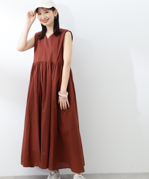 N.（N. Natural Beauty Basic）（エヌエヌナチュラルビューティーベーシック）の「【S Size Line】◆コットンボイルＶネックボリュームワンピース（ワンピース・レディース・ブラック/イエロー/ロイヤルブルー/ブラウン・SMALL/MEDIUM）」の2枚目の写真