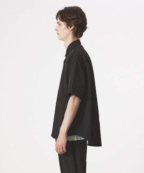 AH ABAHOUSE（エーエイチアバハウス）の「【AH ABAHOUSE/ セットアップ対応】トロミ生地 ヨークデザイン 半袖シャツ（シャツ/ブラウス・メンズ・グレイッシュベージュ/ブラック/グレイッシュブルー/チャコールグレー・46/48）」の6枚目の写真