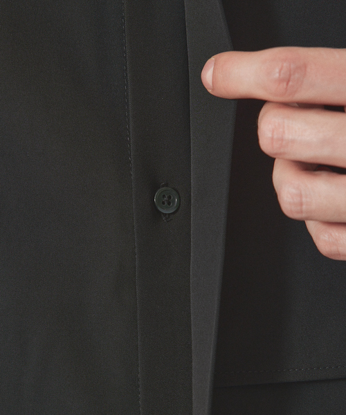 AH ABAHOUSE（エーエイチアバハウス）の「【AH ABAHOUSE/ セットアップ対応】トロミ生地 ヨークデザイン 半袖シャツ（シャツ/ブラウス・メンズ・グレイッシュベージュ/ブラック/グレイッシュブルー/チャコールグレー・46/48）」の11枚目の写真