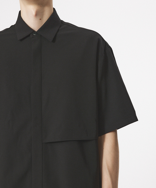 AH ABAHOUSE（エーエイチアバハウス）の「【AH ABAHOUSE/ セットアップ対応】トロミ生地 ヨークデザイン 半袖シャツ（シャツ/ブラウス・メンズ・グレイッシュベージュ/ブラック/グレイッシュブルー/チャコールグレー・46/48）」の12枚目の写真