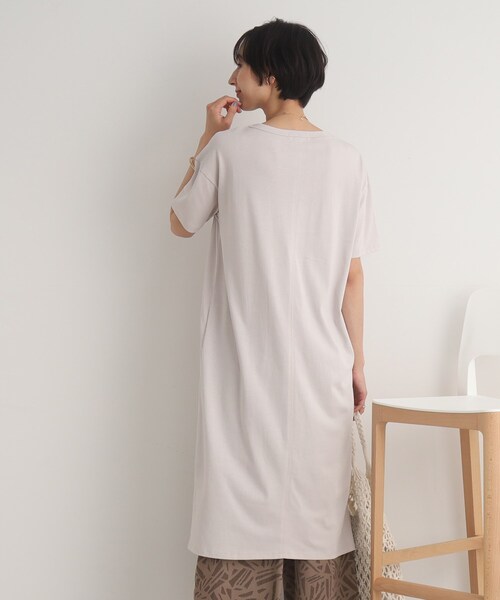 SHOO・LA・RUE（シューラルー）の「◆【接触冷感】Iラインシルエットですっきり見え ロングTシャツワンピース（ワンピース・レディース・ライトグレー/ライトブルー/ブラック・02/03/04）」の9枚目の写真