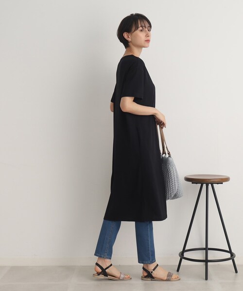 SHOO・LA・RUE（シューラルー）の「◆【接触冷感】Iラインシルエットですっきり見え ロングTシャツワンピース（ワンピース・レディース・ライトグレー/ライトブルー/ブラック・02/03/04）」の11枚目の写真