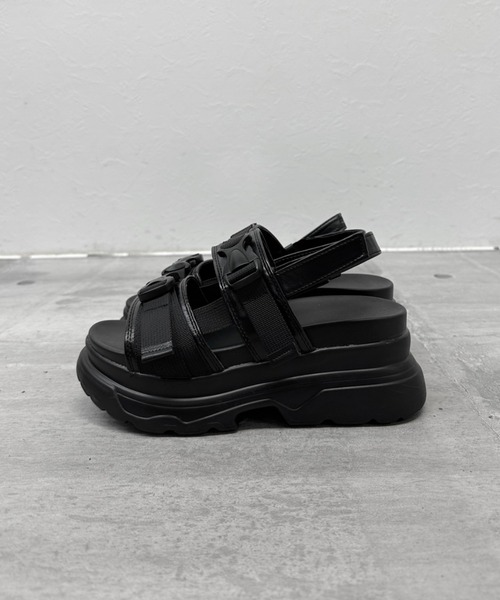 LVEU.(ラブユ.)の「Platform sports sandals / 厚底スポーツサンダル(サンダル・レディース・ブラック・23/23.5/24/24.5/25)」の16枚目の写真