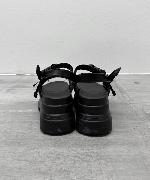 LVEU.(ラブユ.)の「Platform sports sandals / 厚底スポーツサンダル(サンダル・レディース・ブラック・23/23.5/24/24.5/25)」の6枚目の写真