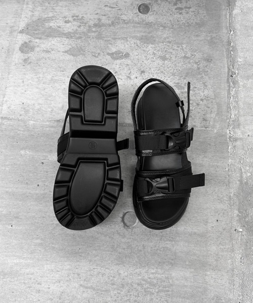 LVEU.(ラブユ.)の「Platform sports sandals / 厚底スポーツサンダル(サンダル・レディース・ブラック・23/23.5/24/24.5/25)」の13枚目の写真