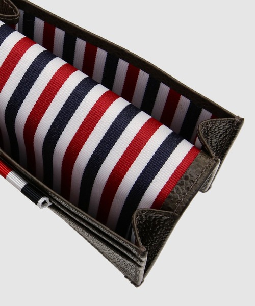 THOM BROWNE（トムブラウン）の「DOUBLE CARD HOLDER IN PEBBLE GRAIN