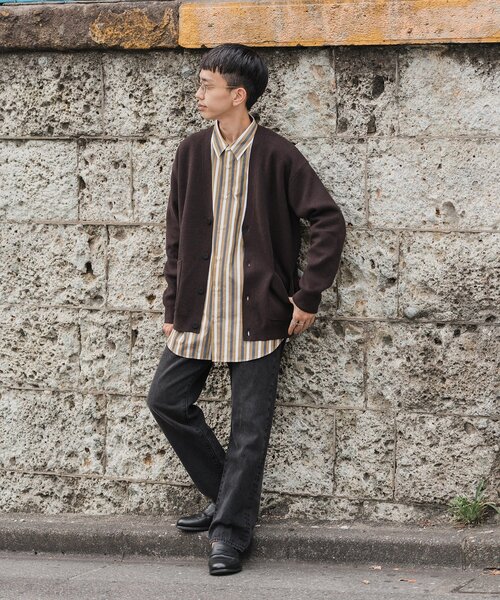 EDIFICE（エディフィス）の「コットン/カシミヤ スムースニット Vネックカーディガン（カーディガン/ボレロ・メンズ・ブラック/ブラウン/イエロー/アイボリー・SMALL/MEDIUM/LARGE）」の8枚目の写真