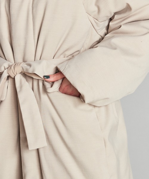 DOUBLE STANDARD CLOTHING(ダブルスタンダードクロージング)の「リバーシブルロングコート(チェスターコート・レディース・ブラック/ベージュ・36)」の11枚目の写真