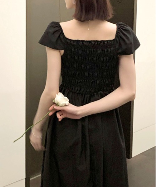 Dewlily(デューリリー)の「オフショルシャーリングワンピース(ワンピース・レディース・ピンク/ブラック・XL/L/M)」の15枚目の写真