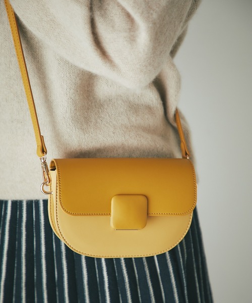 un dix cors（アンディコール）の「カラーショルダーバッグ（ショルダーバッグ・レディース・イエロー/グリーン/レッド/ブラック・FREE）」の3枚目の写真