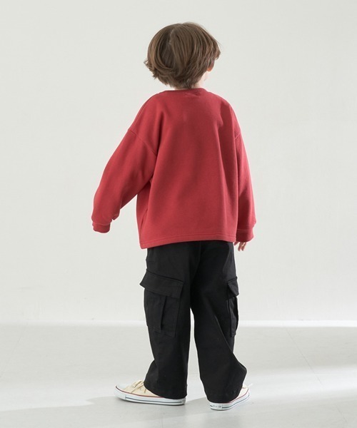 b・ROOM(ビールーム)の「【表コットン毛玉バイバイ裏起毛】選べる7パターンプリントビッグスウェット(スウェット・キッズ・グレイッシュベージュ/レッド/アイボリー/ネイビー/チャコール/ブルーグリーン/ラベンダー・120cm/130cm/150cm/110cm/140cm/100cm)」の12枚目の写真