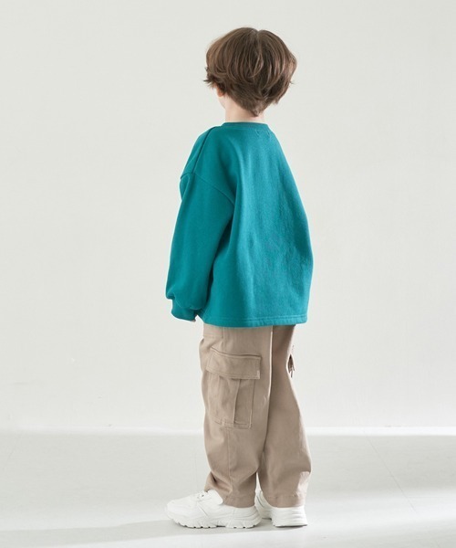 b・ROOM(ビールーム)の「【表コットン毛玉バイバイ裏起毛】選べる7パターンプリントビッグスウェット(スウェット・キッズ・グレイッシュベージュ/レッド/アイボリー/ネイビー/チャコール/ブルーグリーン/ラベンダー・120cm/130cm/150cm/110cm/140cm/100cm)」の14枚目の写真