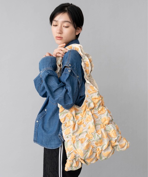 Casselini（キャセリーニ）の「Casselini(キャセリーニ)スクエアギャザートート（トートバッグ・レディース・マルチ/ベージュ/ブラック・FREE）」の4枚目の写真