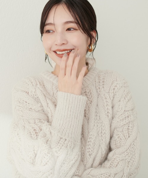 natural couture(ナチュラルクチュール)の「モヘアタッチケーブルニット(ニット/セーター・レディース・グレー/アイボリー/ピンク/ライトベージュ・FREE)」の5枚目の写真