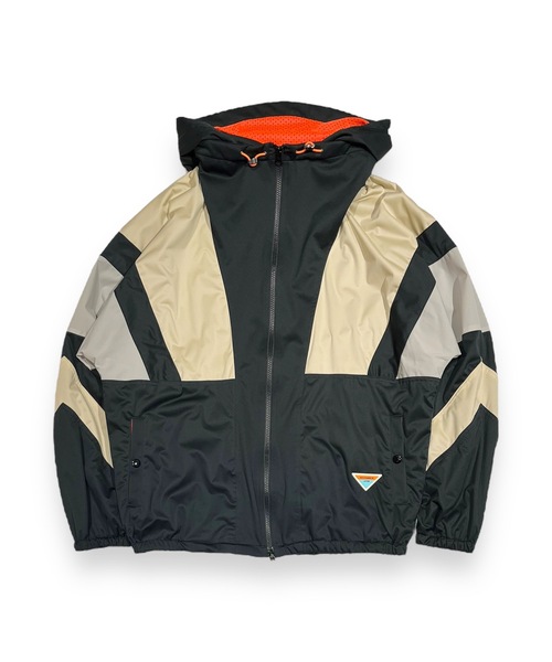 DECEMBERMAY(ディセンバーメイ)の「Water-repellent Bycolor Blouson(ブルゾン・メンズ・ネイビー/ブラック・MEDIUM/LARGE)」の2枚目の写真