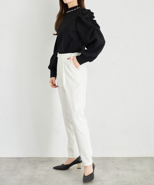 tocco closet(トッコ クローゼット)の「【ZOZO限定】後ろリボン付きパールビジュー装飾プルオーバー(ニット/セーター・レディース・オフホワイト/チャコールグレー/ブラック・M)」の16枚目の写真