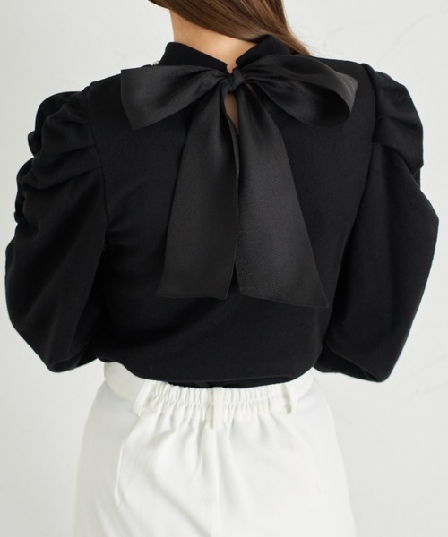 tocco closet(トッコ クローゼット)の「【ZOZO限定】後ろリボン付きパールビジュー装飾プルオーバー(ニット/セーター・レディース・オフホワイト/チャコールグレー/ブラック・M)」の19枚目の写真