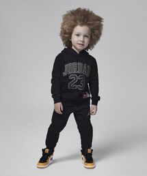 NIKE（ナイキ）の「ジョーダン ジャージー パック プルオーバー セットアップ ベビー ツーピース パーカー セットアップ / Jordan Jersey Pack Pullover SetToddler 2-Piece Hoodie Set（スポーツグッズ・キッズ）」
