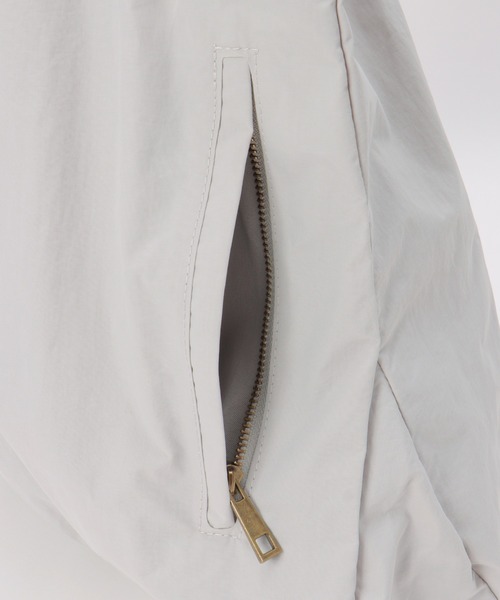 ikka(イッカ)の「撥水ワッシャー肩掛けトートバッグ(トートバッグ・レディース・オフホワイト/グレー/オレンジ/ブラック・FREE)」の9枚目の写真