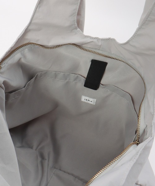 ikka(イッカ)の「撥水ワッシャー肩掛けトートバッグ(トートバッグ・レディース・オフホワイト/グレー/オレンジ/ブラック・FREE)」の11枚目の写真