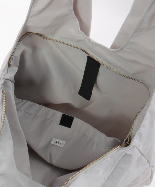 ikka(イッカ)の「撥水ワッシャー肩掛けトートバッグ(トートバッグ・レディース・オフホワイト/グレー/オレンジ/ブラック・FREE)」の13枚目の写真