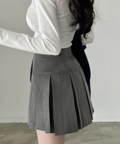 LADY LIKE（レディライク）の「ボックスプリーツミニ丈スカート（スカート・レディース・グレー/ブラック/ベージュ/ブラウン/ネイビー・M/S/L）」の15枚目の写真