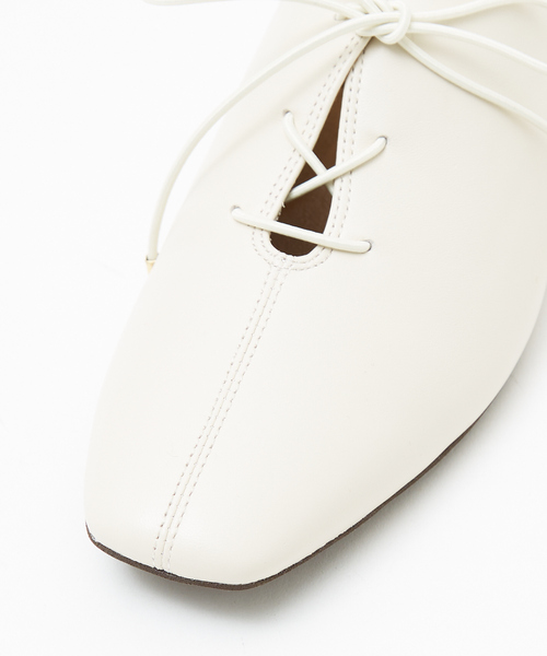 Au BANNISTER（オゥバニスター）の「レースアップソフトシューズ（ドレスシューズ・レディース・ブラック/アイボリー/クリーム・39/35/36/37/38）」の10枚目の写真