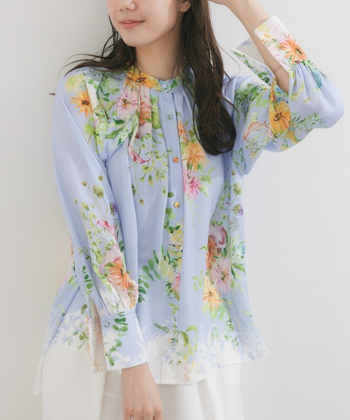 KATHARINE ROSS（キャサリンロス）の「【KATHARINE ROSS】KATHARINE ROSS×ex. flower shop＆laboratoryコラボレーションプリントブラウス（シャツ/ブラウス・レディース・アイボリー/ブルー・MEDIUM）」の2枚目の写真