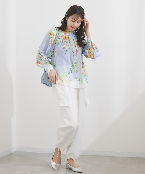 KATHARINE ROSS（キャサリンロス）の「【KATHARINE ROSS】KATHARINE ROSS×ex. flower shop＆laboratoryコラボレーションプリントブラウス（シャツ/ブラウス・レディース・アイボリー/ブルー・MEDIUM）」の18枚目の写真