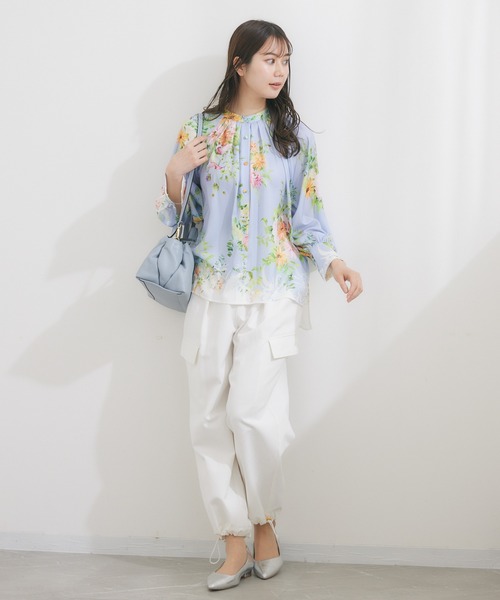 KATHARINE ROSS（キャサリンロス）の「【KATHARINE ROSS】KATHARINE ROSS×ex. flower shop＆laboratoryコラボレーションプリントブラウス（シャツ/ブラウス・レディース・アイボリー/ブルー・MEDIUM）」の19枚目の写真
