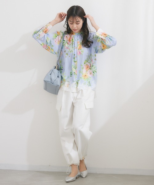 KATHARINE ROSS（キャサリンロス）の「【KATHARINE ROSS】KATHARINE ROSS×ex. flower shop＆laboratoryコラボレーションプリントブラウス（シャツ/ブラウス・レディース・アイボリー/ブルー・MEDIUM）」の20枚目の写真