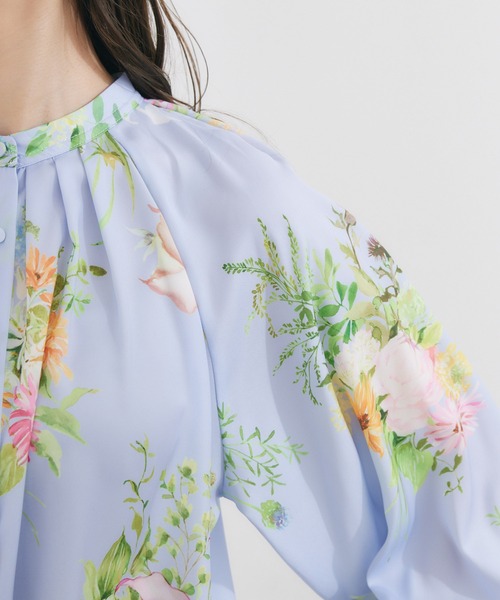 KATHARINE ROSS（キャサリンロス）の「【KATHARINE ROSS】KATHARINE ROSS×ex. flower shop＆laboratoryコラボレーションプリントブラウス（シャツ/ブラウス・レディース・アイボリー/ブルー・MEDIUM）」の16枚目の写真