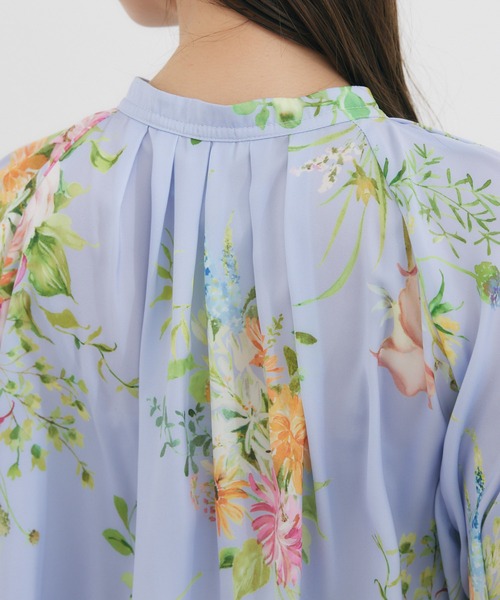 KATHARINE ROSS（キャサリンロス）の「【KATHARINE ROSS】KATHARINE ROSS×ex. flower shop＆laboratoryコラボレーションプリントブラウス（シャツ/ブラウス・レディース・アイボリー/ブルー・MEDIUM）」の9枚目の写真