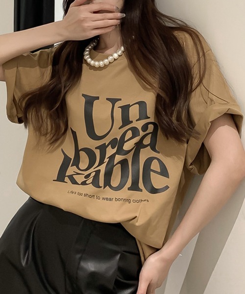 Bifrost(ビフレスト)の「ビッグロゴプリントオーバーサイズTシャツ(Tシャツ/カットソー・レディース・モカ/ホワイト/レッド/ブラック・FREE)」の3枚目の写真