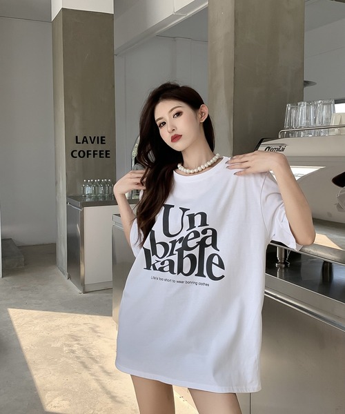 Bifrost(ビフレスト)の「ビッグロゴプリントオーバーサイズTシャツ(Tシャツ/カットソー・レディース・モカ/ホワイト/レッド/ブラック・FREE)」の6枚目の写真