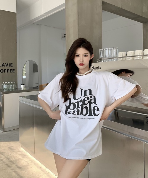 Bifrost(ビフレスト)の「ビッグロゴプリントオーバーサイズTシャツ(Tシャツ/カットソー・レディース・モカ/ホワイト/レッド/ブラック・FREE)」の8枚目の写真