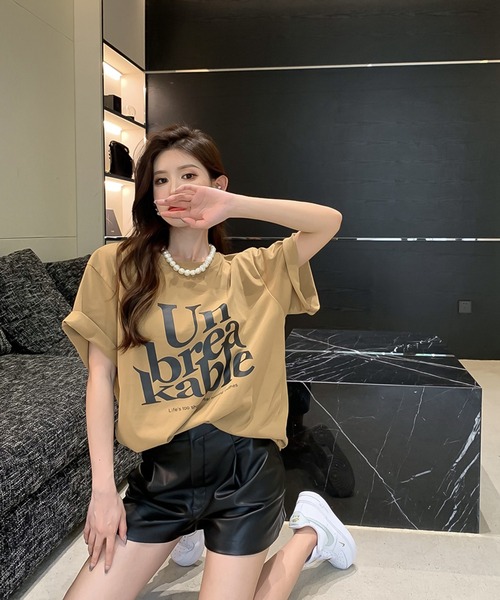 Bifrost(ビフレスト)の「ビッグロゴプリントオーバーサイズTシャツ(Tシャツ/カットソー・レディース・モカ/ホワイト/レッド/ブラック・FREE)」の19枚目の写真