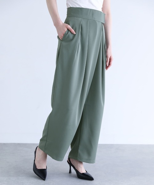 n'OrLABEL(ノアールレーベル)の「『タックデザインパンツ』(スラックス・レディース・ブラック/モカ/グリーン・1/2)」の17枚目の写真