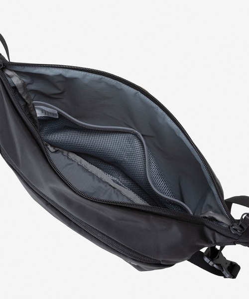 THE NORTH FACE(ザノースフェイス)の「【THE NORTH FACE/ザ ノースフェイス】CAPELLA 5(ショルダーバッグ・メンズ・ストーン/ブラック/インディゴブルー/ボルドー/グレー/グリーン/ブラウン/ダークブルー/アイボリー/ブルー・FREE)」の17枚目の写真