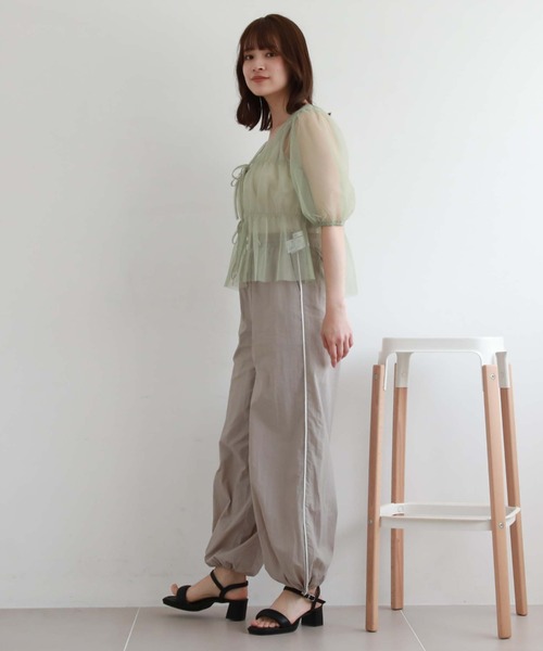 archives(アルシーヴ)の「2wayリボンラメチュールTOPS(シャツ/ブラウス・レディース・グリーン/アイボリー/ブラック/モカ・MEDIUM)」の20枚目の写真