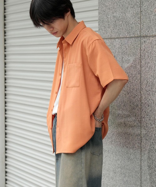 SENSE OF PLACE by URBAN RESEARCH（センスオブプレイスバイアーバンリサーチ）の「『ユニセックス』『UR TECH DRYLUXE』リネンライクシャツ(5分袖)（シャツ/ブラウス・メンズ・ネイビー/チャコールグレー/ライトベージュ/ライトブルー/ブラウン/オレンジ・SMALL/MEDIUM/LARGE）」の7枚目の写真