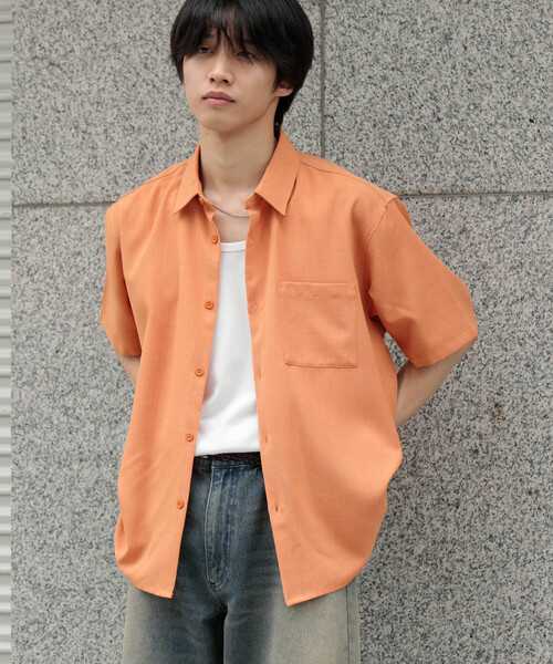 SENSE OF PLACE by URBAN RESEARCH（センスオブプレイスバイアーバンリサーチ）の「『ユニセックス』『UR TECH DRYLUXE』リネンライクシャツ(5分袖)（シャツ/ブラウス・メンズ・ネイビー/チャコールグレー/ライトベージュ/ライトブルー/ブラウン/オレンジ・SMALL/MEDIUM/LARGE）」の6枚目の写真