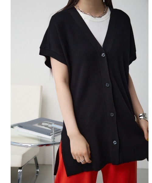 AZUL by moussy(アズールバイマウジー)の「ハーフスリーブジレカーデ(カーディガン/ボレロ・レディース・ブラック/レッド/アイボリー・FREE)」の3枚目の写真