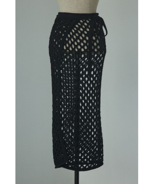 BLACK BY MOUSSY(ブラックバイマウジー)の「hole knit skirt(ホールニットスカート)(スカート・レディース・ホワイト/ブラック・FREE)」の2枚目の写真