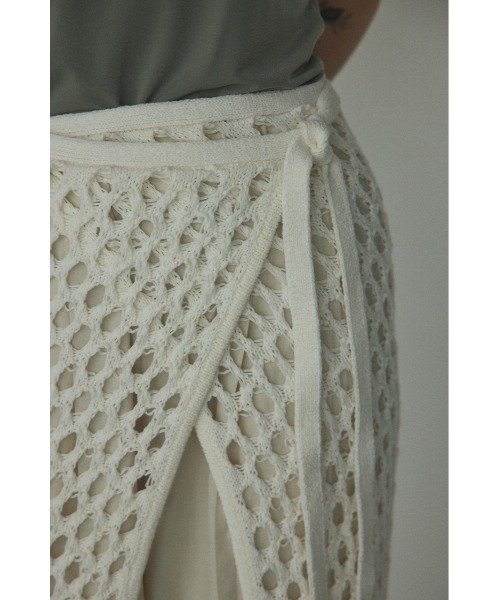 BLACK BY MOUSSY(ブラックバイマウジー)の「hole knit skirt(ホールニットスカート)(スカート・レディース・ホワイト/ブラック・FREE)」の13枚目の写真