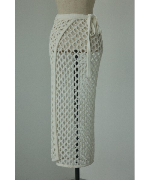 BLACK BY MOUSSY(ブラックバイマウジー)の「hole knit skirt(ホールニットスカート)(スカート・レディース・ホワイト/ブラック・FREE)」の11枚目の写真