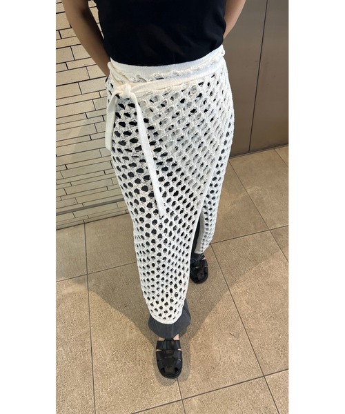 BLACK BY MOUSSY(ブラックバイマウジー)の「hole knit skirt(ホールニットスカート)(スカート・レディース・ホワイト/ブラック・FREE)」の18枚目の写真